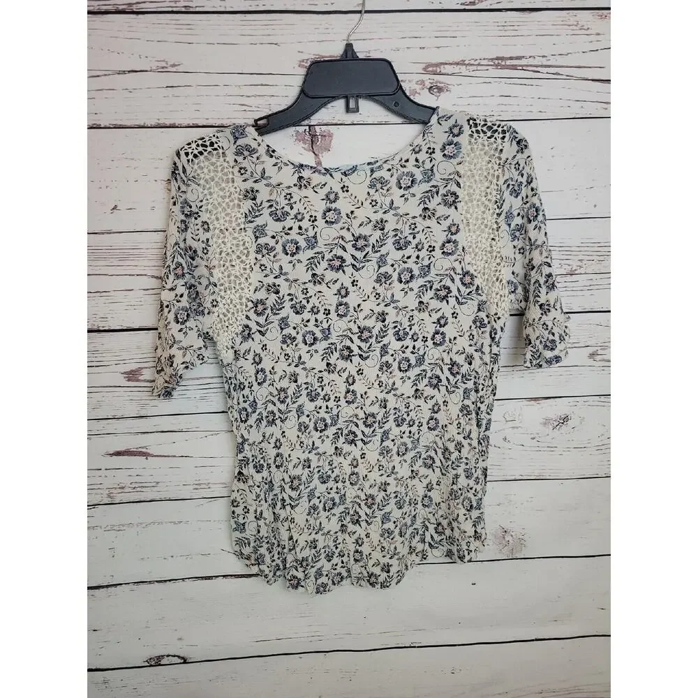 Maurices Blue Floral Print Crochet Crinkle Short Sleeve Boho Top Womens SZ Large